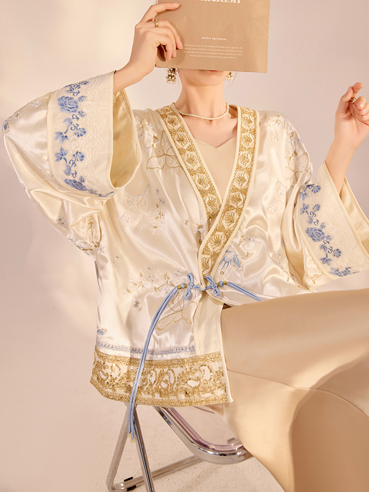 Jackets - Jaqueta Feminina de Luxo com Bordado