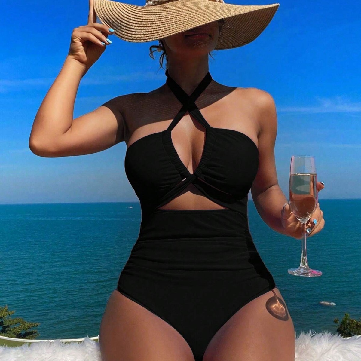 Maiô Feminino Preto com Decote - Suits avaliação e preço