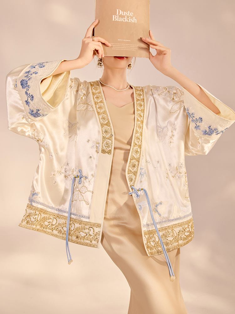 Jaqueta Feminina de Luxo com B - Jackets avaliação e preço