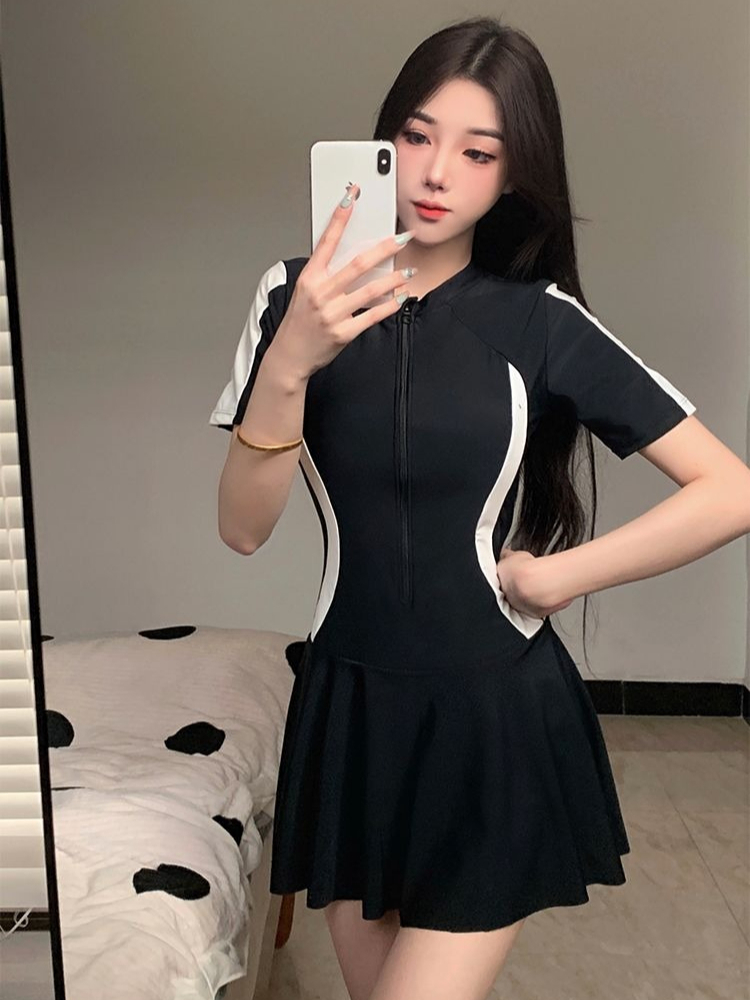 Novo Maiô Feminino Modesto de  - Suits avaliação e preço